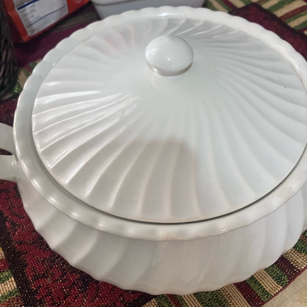 Soup server white color